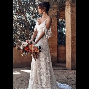 Grace Loves Lace Sol Wedding Gown (New)